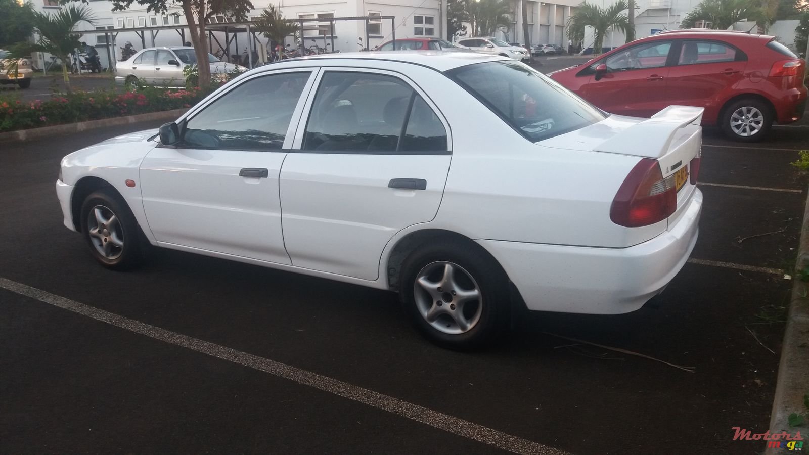 1998' Mitsubishi Lancer photo #3