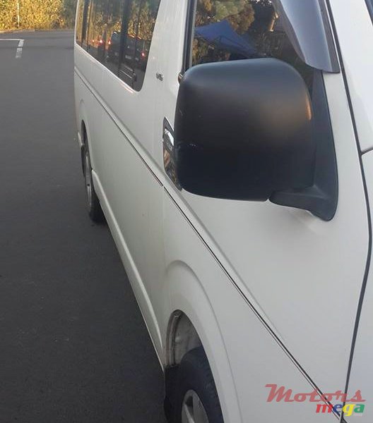 2008' Toyota HiAce photo #3