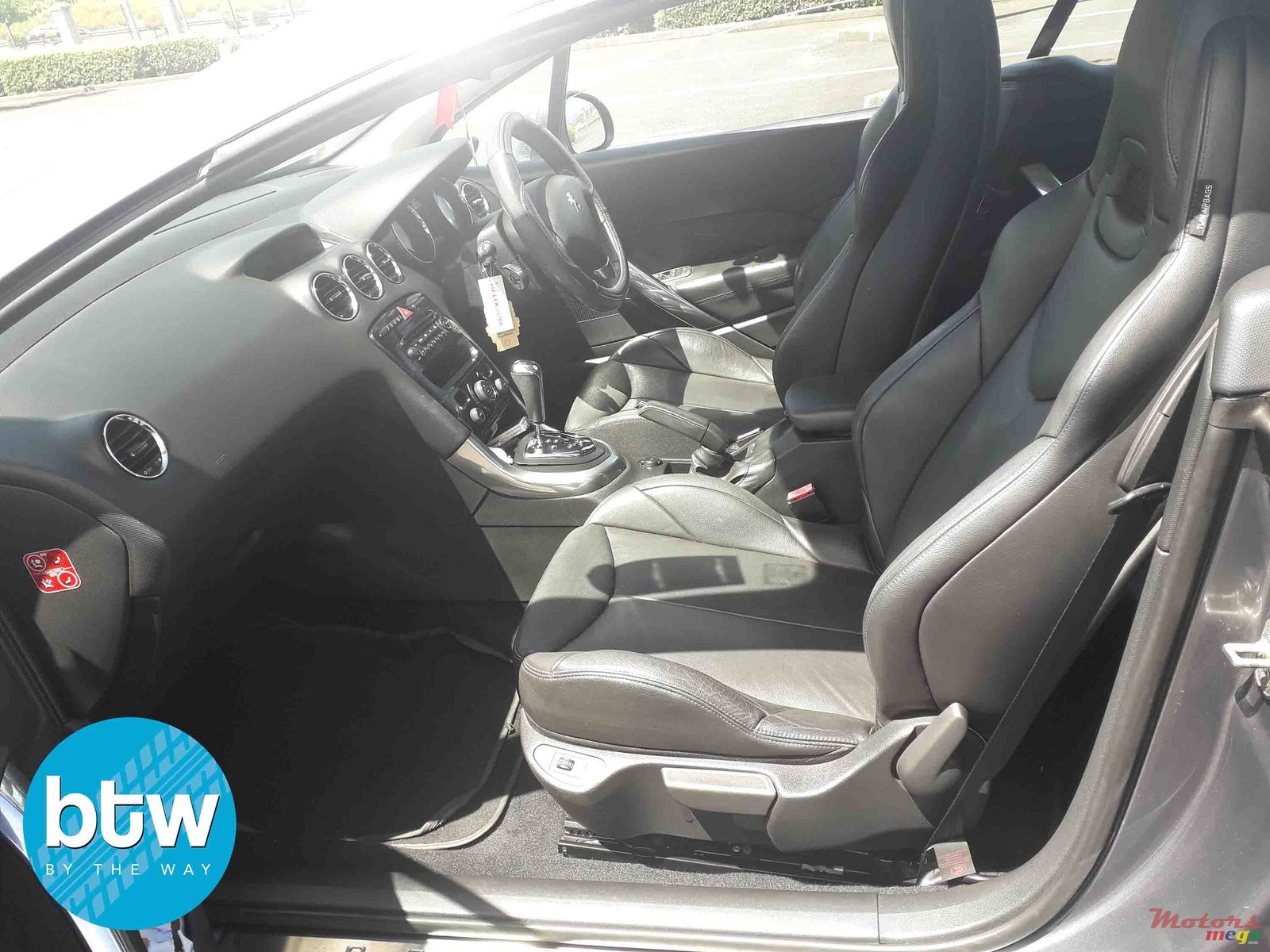 2012' Peugeot 308 cc photo #4