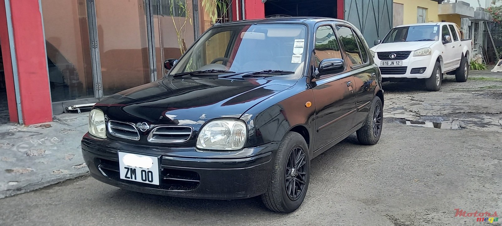 2000' Nissan March photo #2