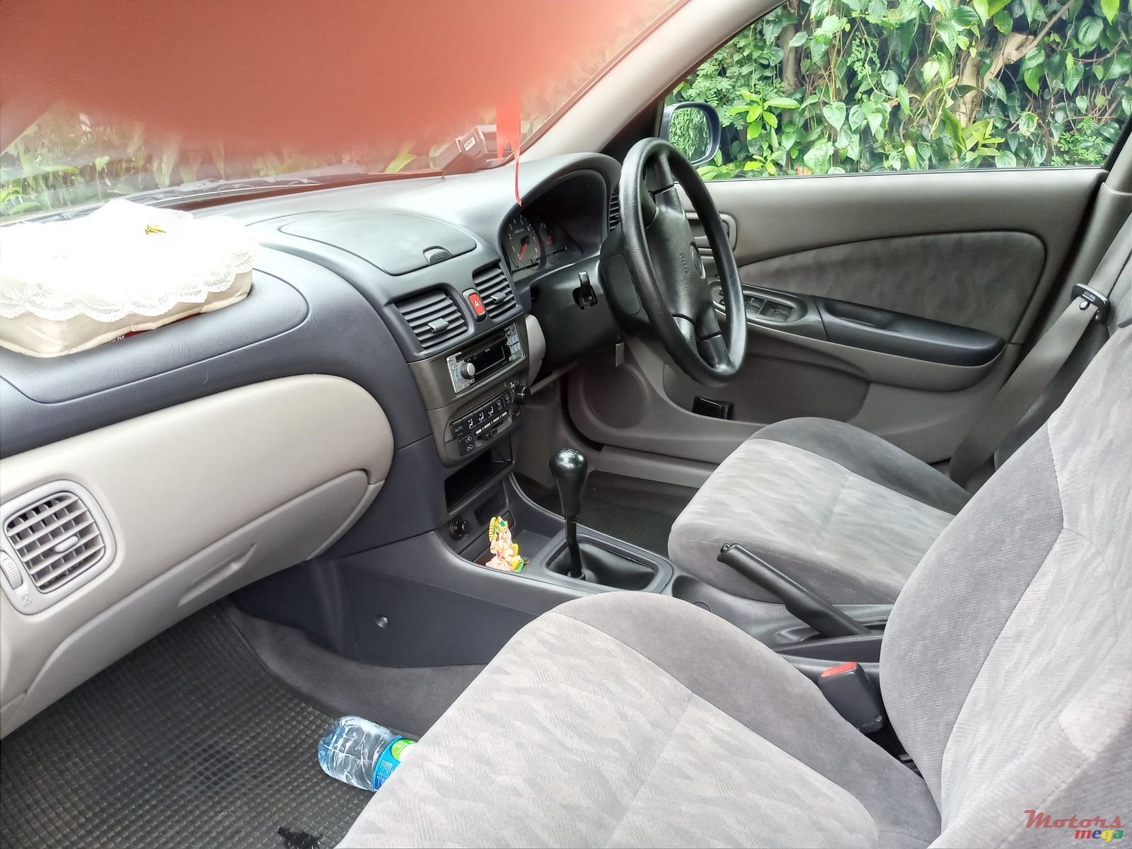 2001' Nissan Sunny photo #5