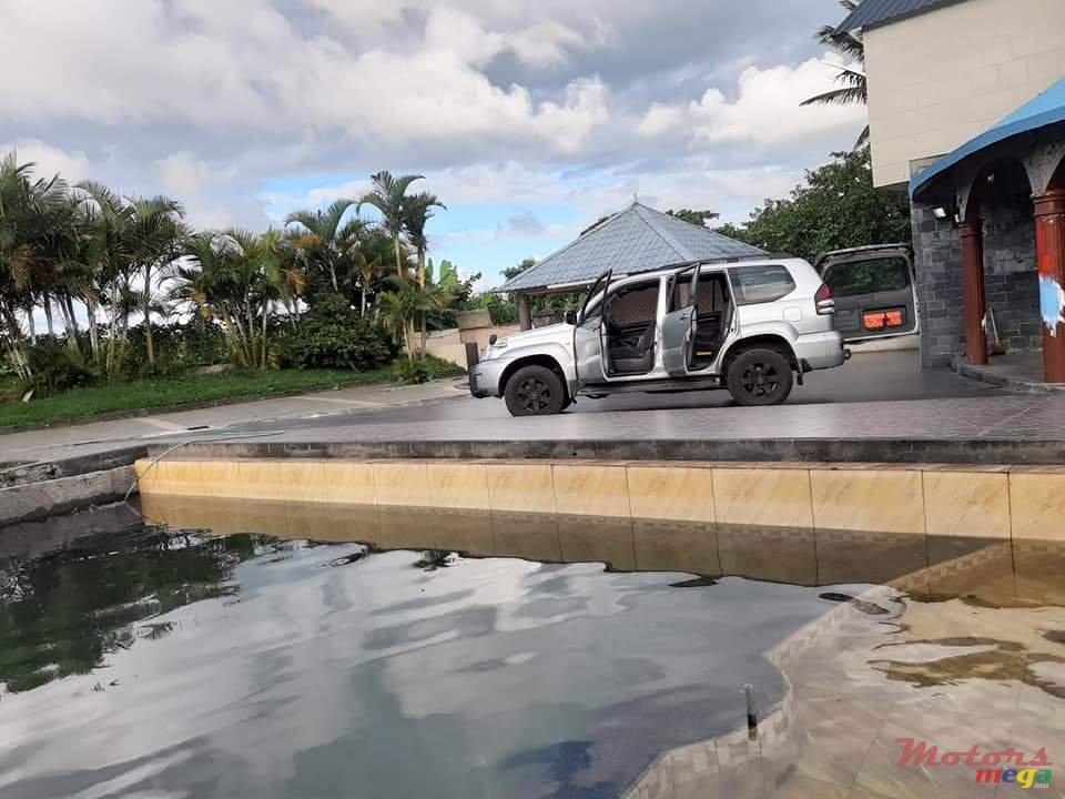 2006' Toyota Land Cruiser photo #7