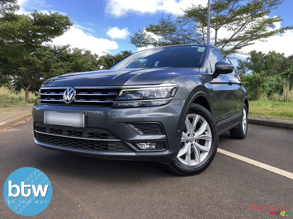 2018' Volkswagen Tiguan photo #2