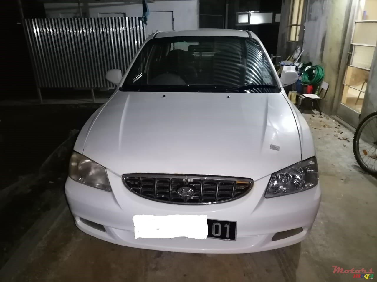 2001' Hyundai Accent photo #2