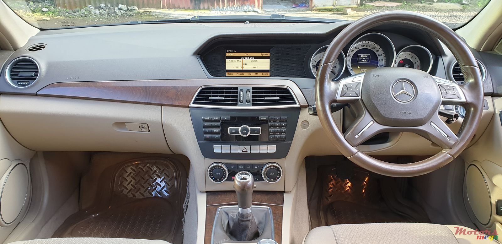 2012' Mercedes-Benz C-Class photo #4