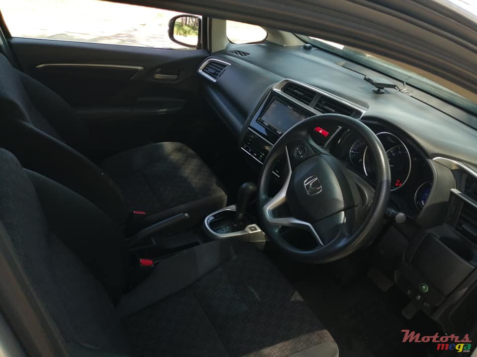 2016' Honda Fit photo #3