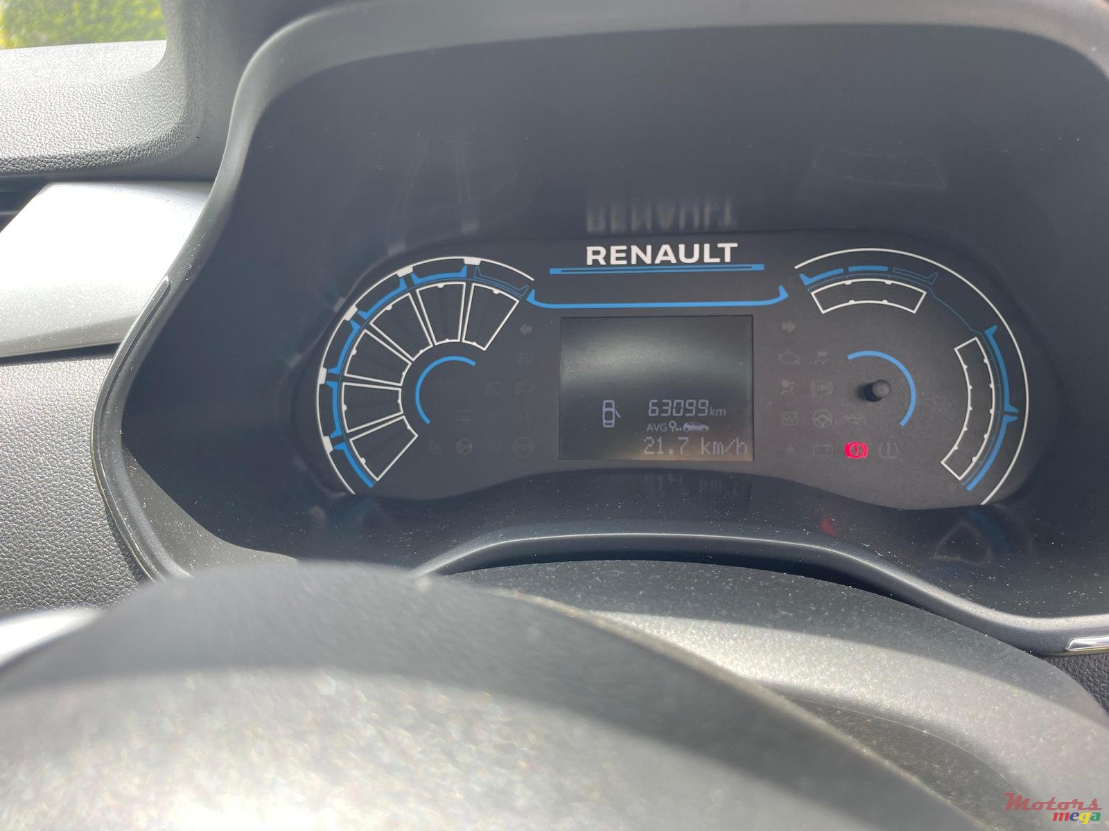 2021' Renault Triber photo #3