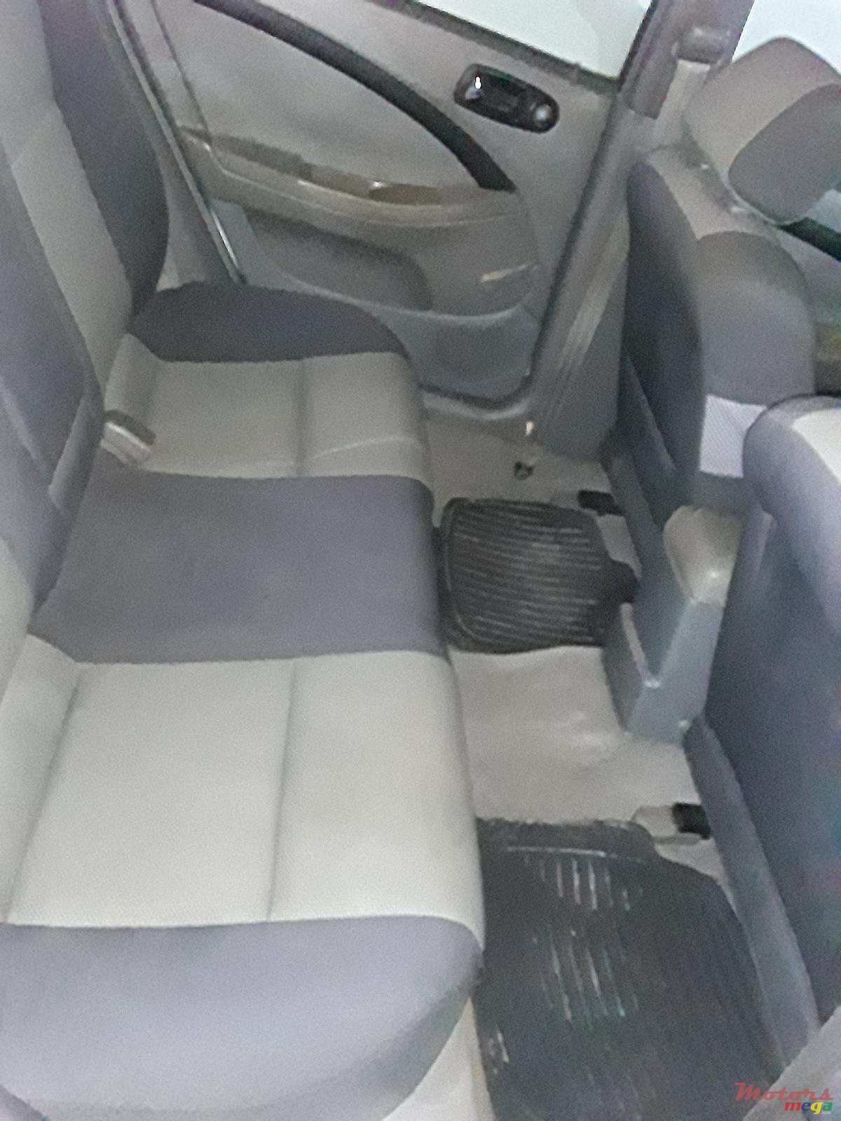 2008' Chevrolet Optra photo #5