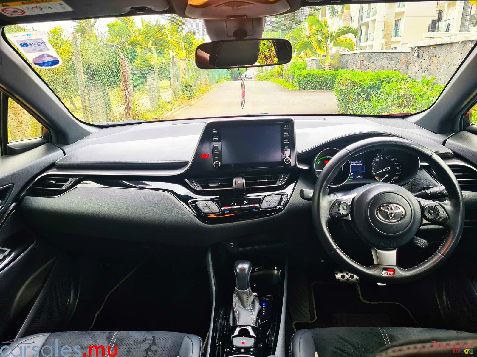 2019' Toyota C-HR GR Sport 1.8 Hybrid photo #6