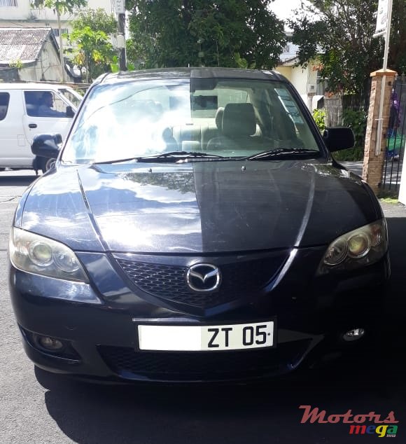 2005' Mazda Axela photo #1