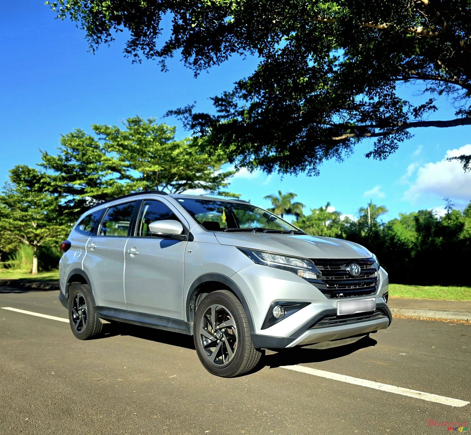 2018' Toyota Rush photo #1