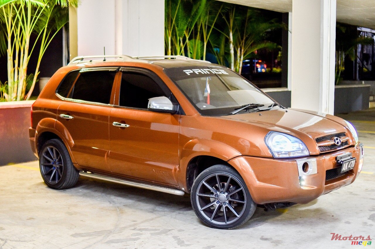 2005' Hyundai Tucson photo #4