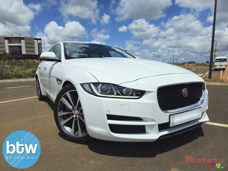 2016' Jaguar XE photo #1