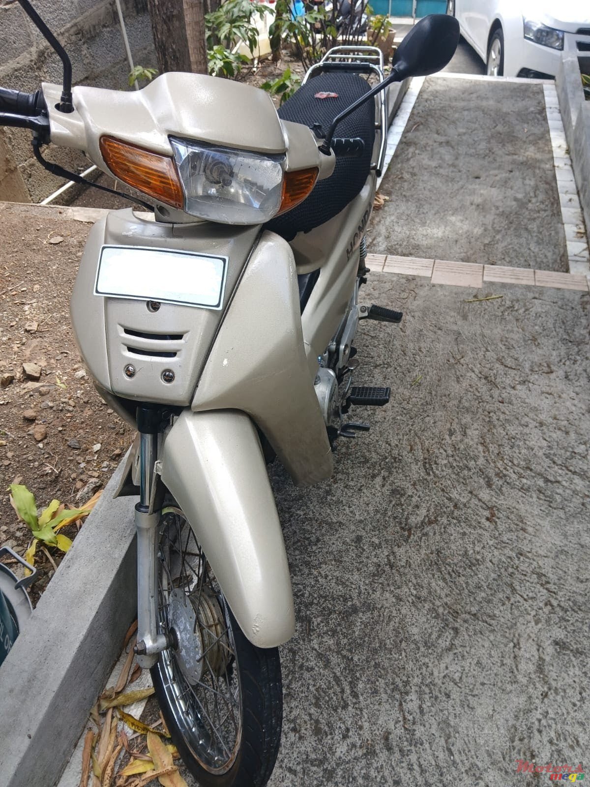 2004' Honda photo #1