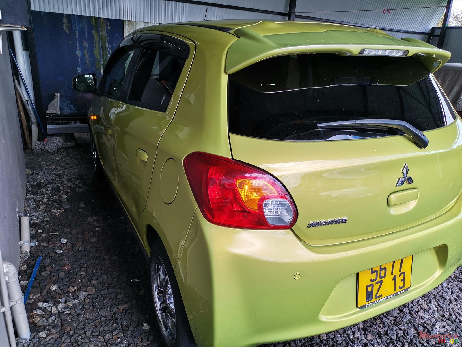 2013' Mitsubishi Mirage photo #2