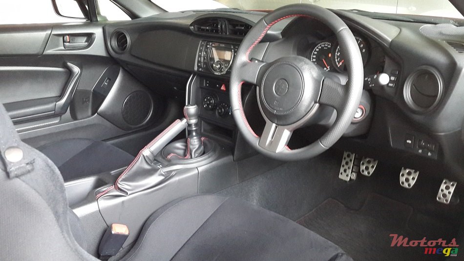 2012' Toyota GT86 photo #3