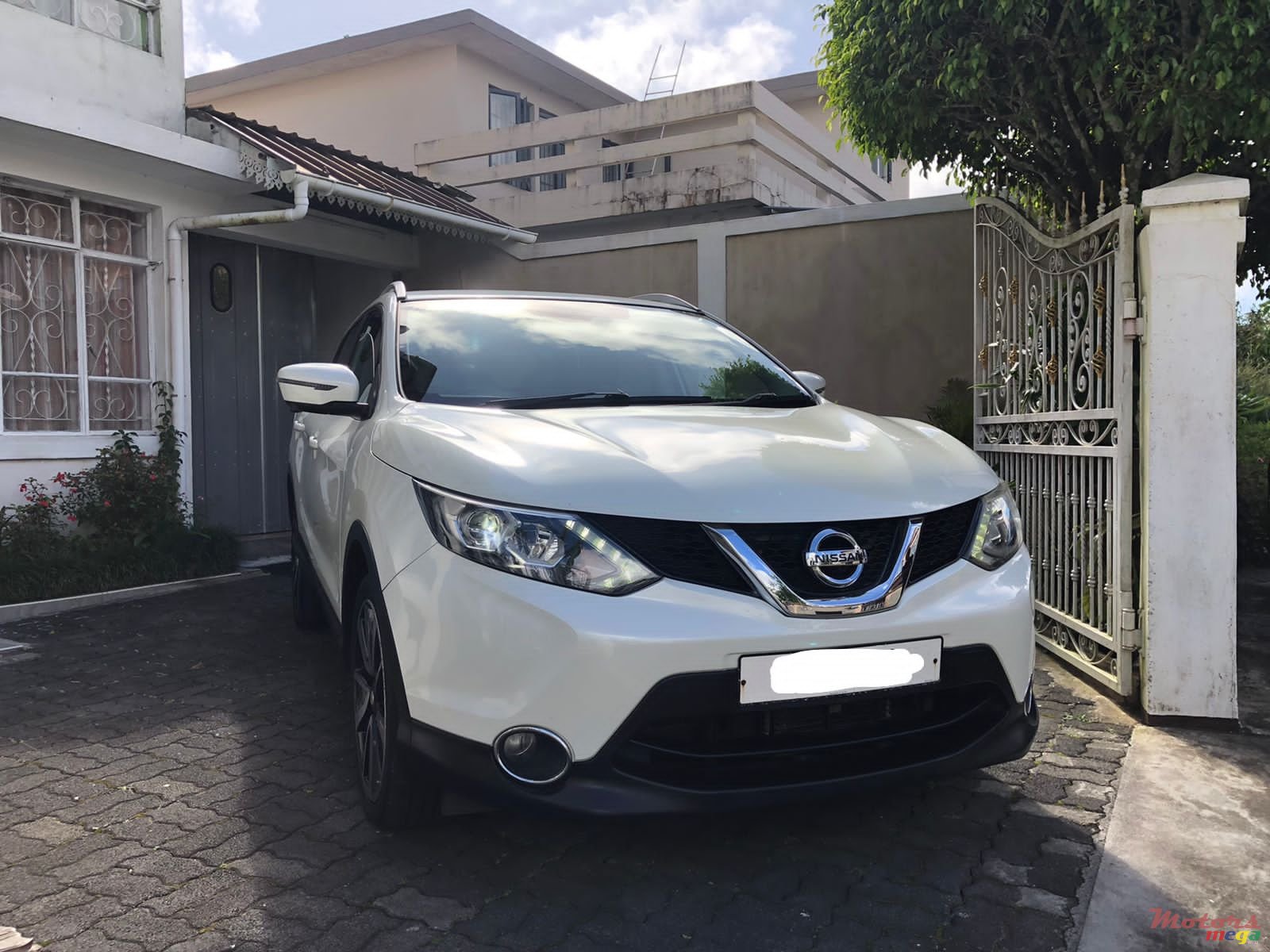 2015' Nissan Qashqai 1.6 Diesel photo #1