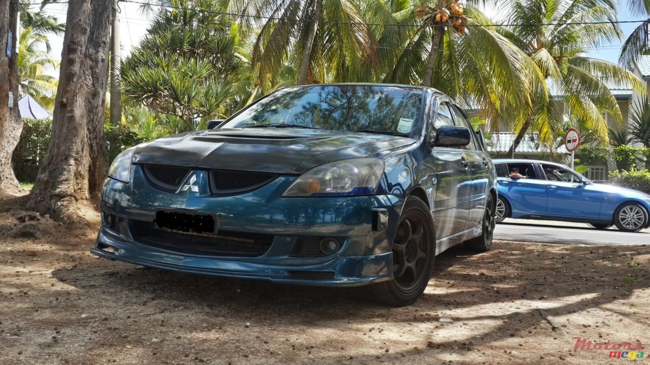 2003' Mitsubishi Lancer photo #1