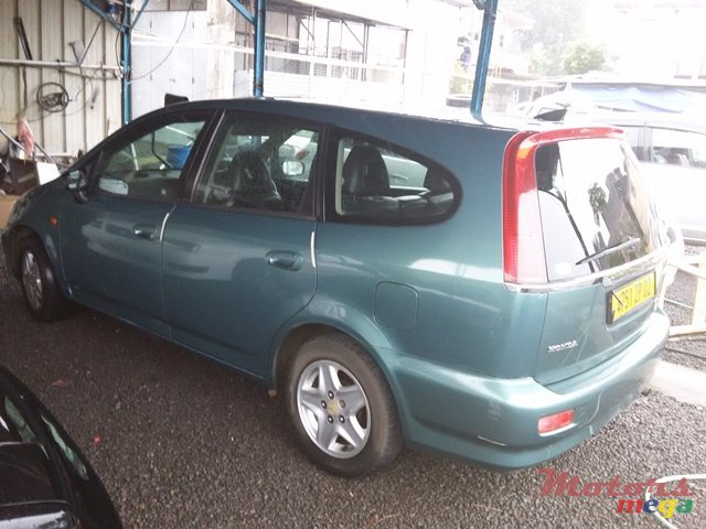 2002' Honda Stream photo #4
