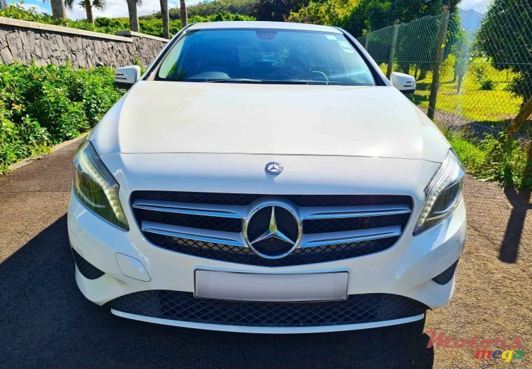 2014' Mercedes-Benz A 200 photo #5