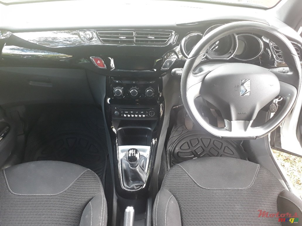 2016' Citroen DS3 Sports Car (possible leasing) photo #6