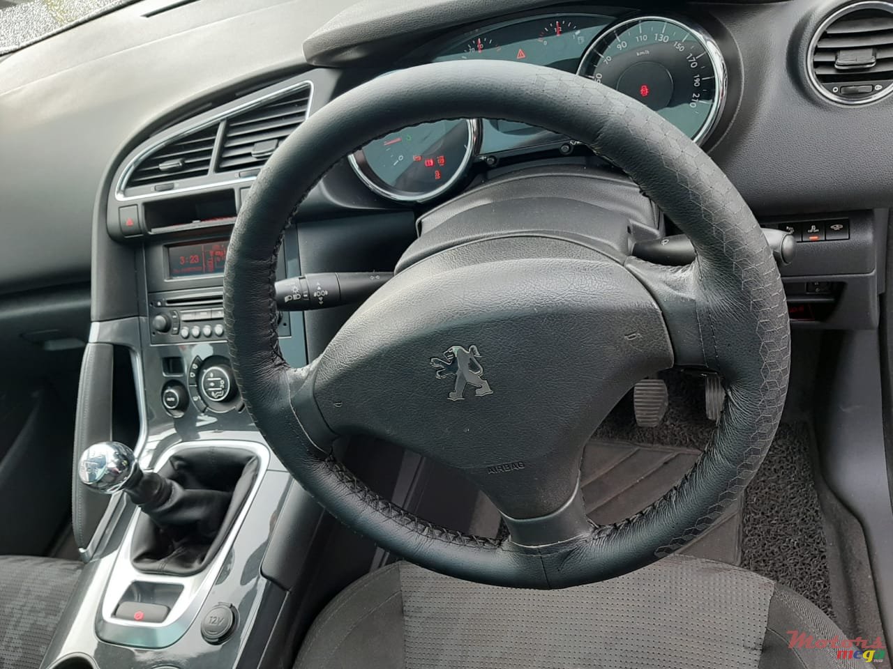 2011' Peugeot 3008 photo #6