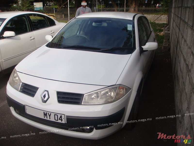 2004' Renault Megane photo #1