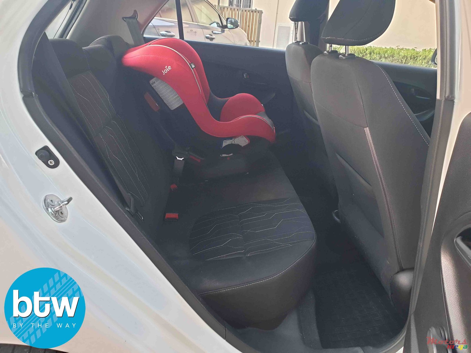 2012' Kia Picanto photo #2