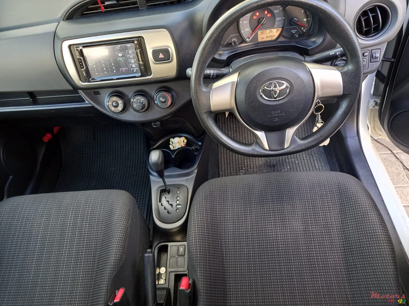 2014' Toyota Vitz photo #6