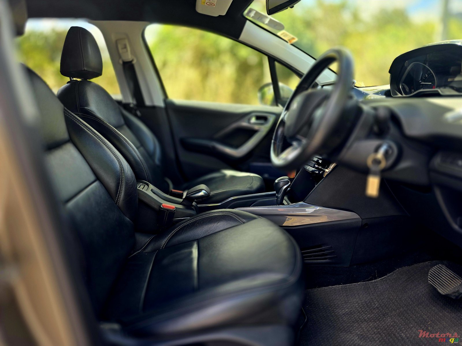 2016' Peugeot 2008 1.2 Turbo photo #3