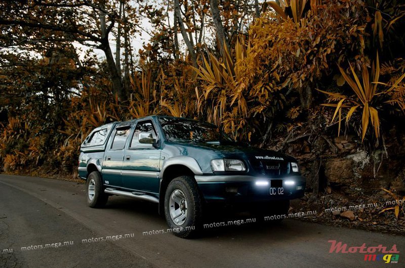 2002' Isuzu KB Series photo #1