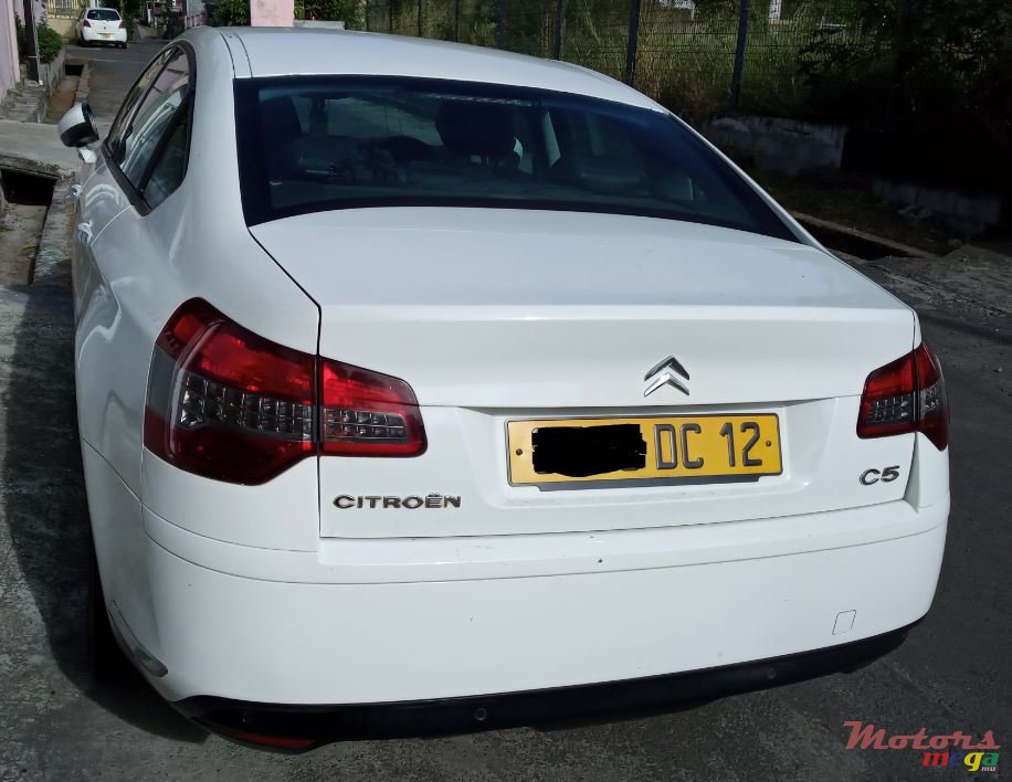 2012' Citroen C5 photo #3