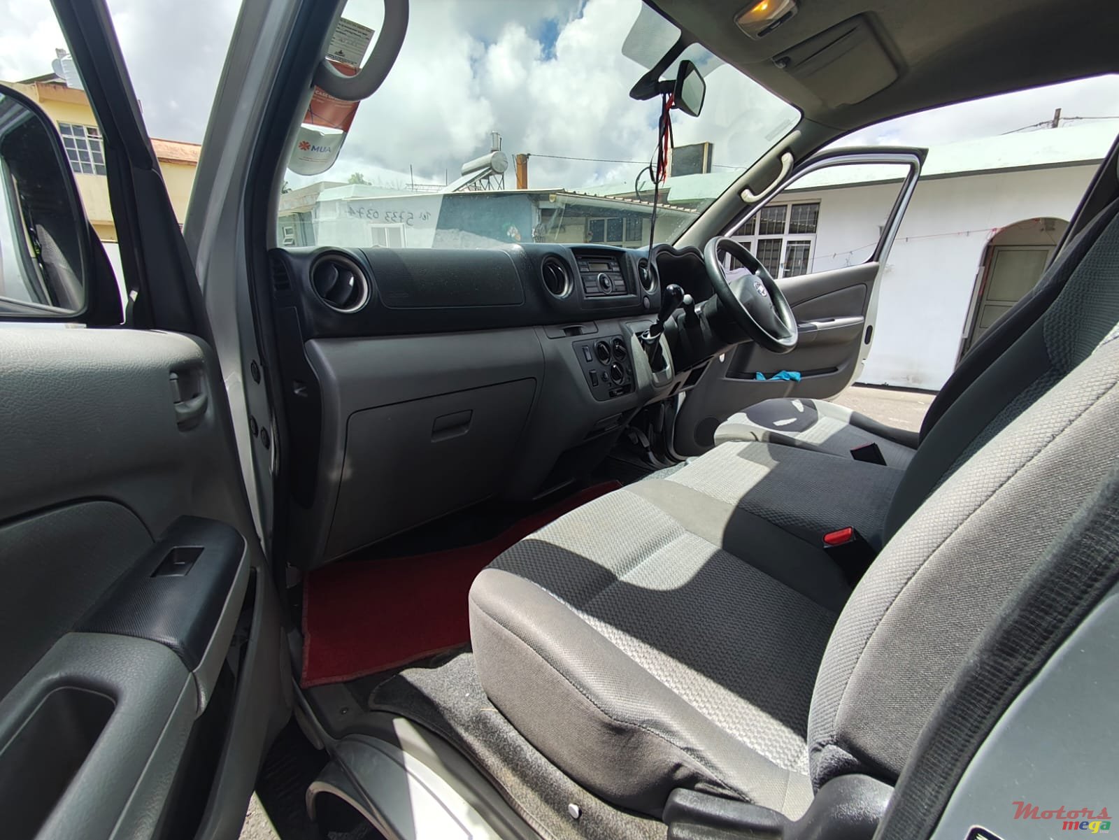 2019' Nissan photo #5