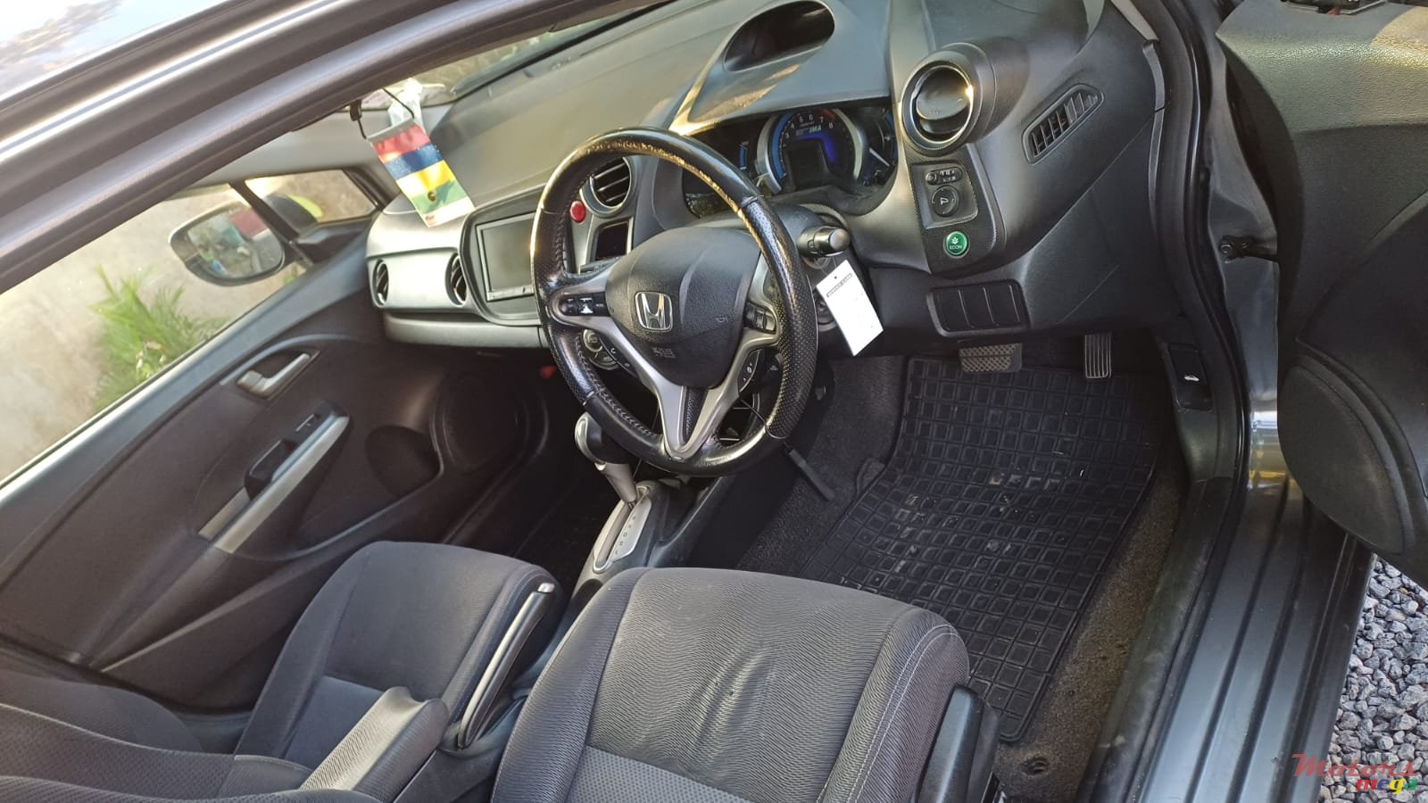 2011' Honda Insight photo #1