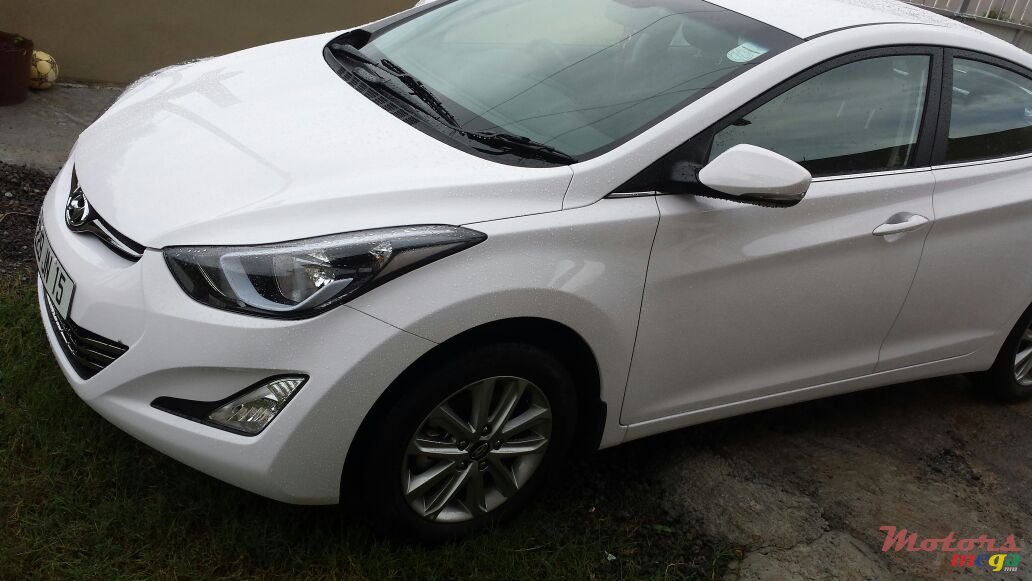 2015' Hyundai Elantra tinted windows photo #1