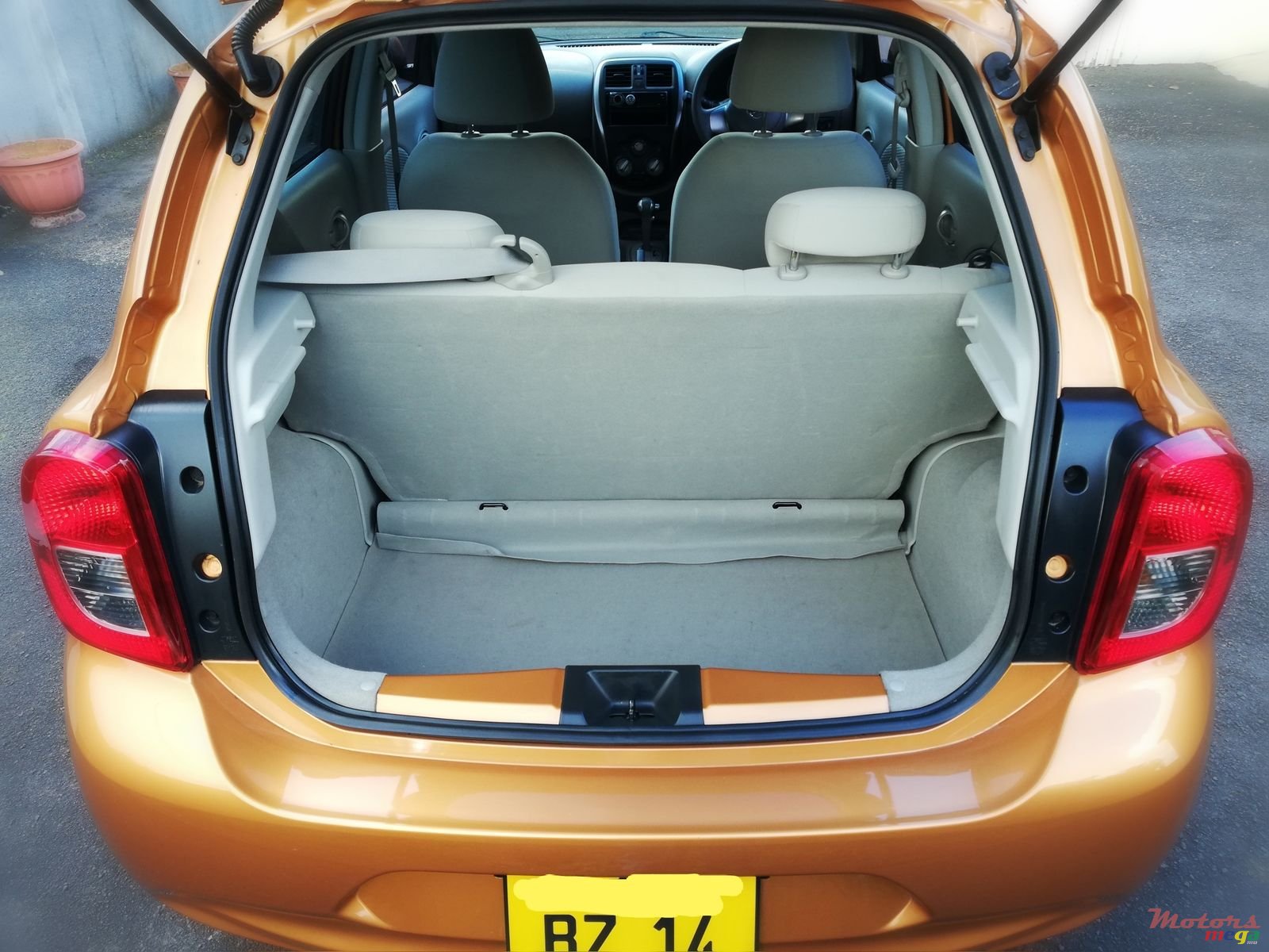 2014' Nissan March photo #6