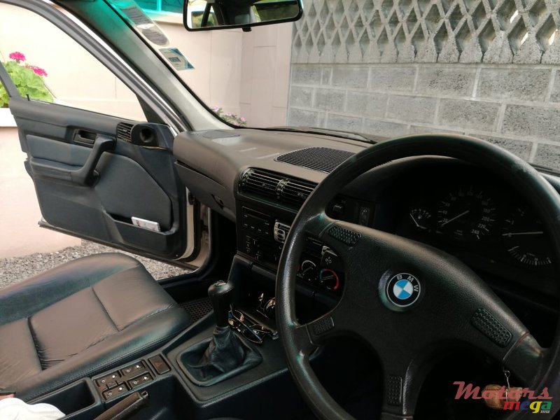 1992' BMW 520 photo #6