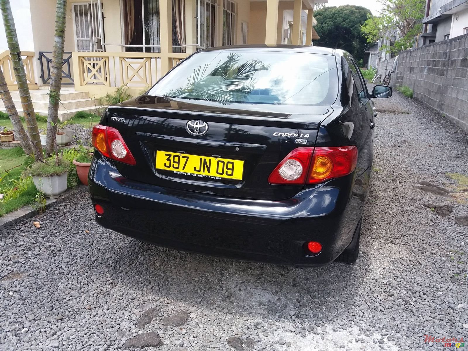 2009' Toyota Corolla photo #2