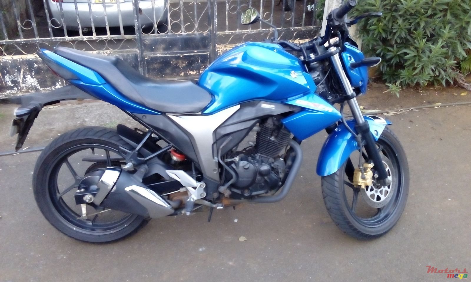 2015' Suzuki Gixxer photo #4