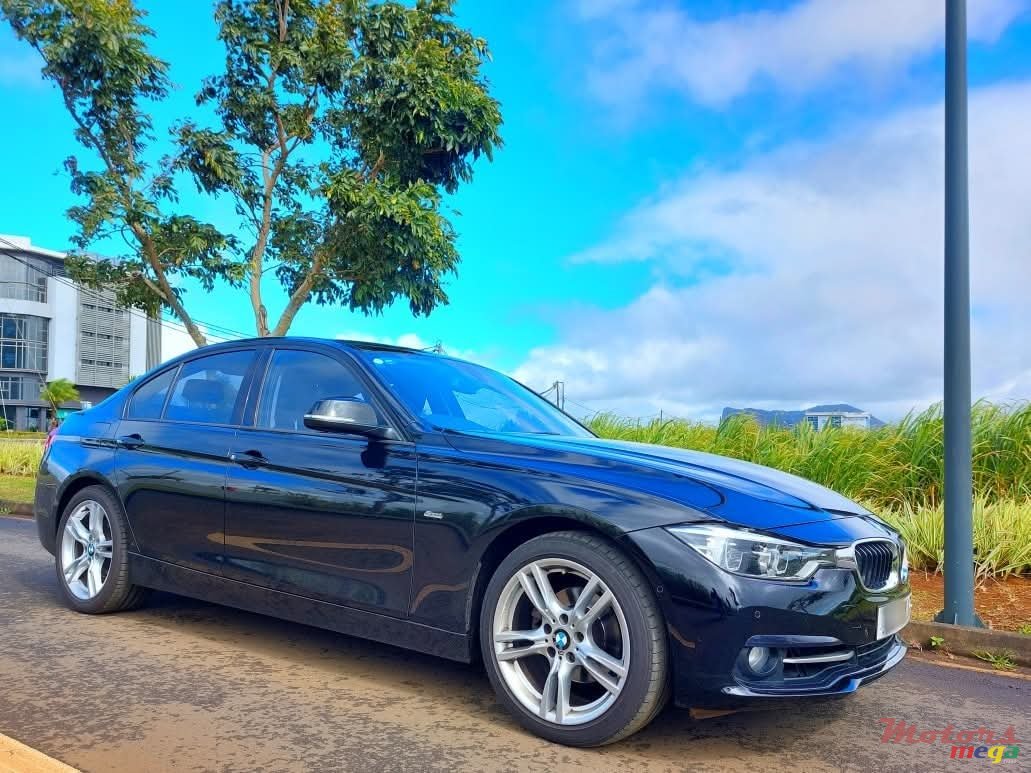 2017' BMW 318 photo #2