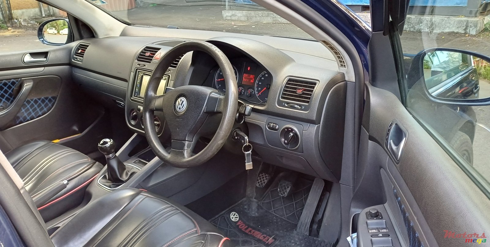 2009' Volkswagen Golf V photo #5