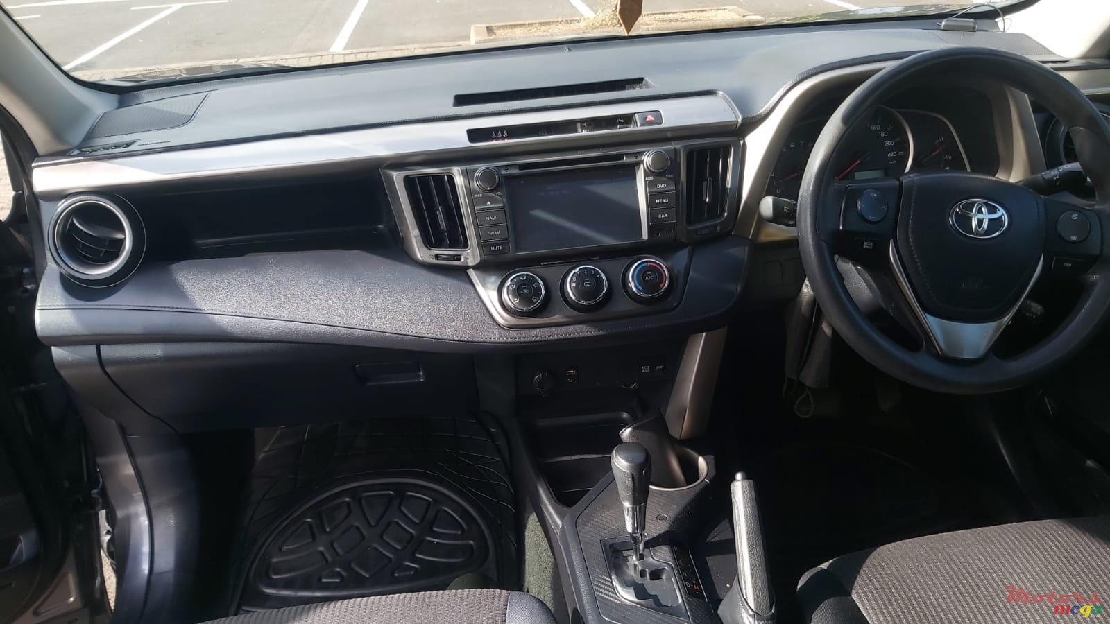 2014' Toyota RAV4 photo #4