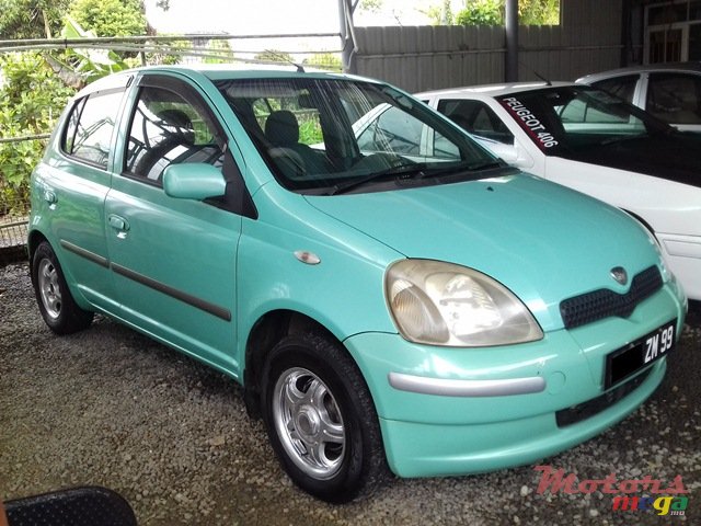 1999' Toyota Vitz photo #3