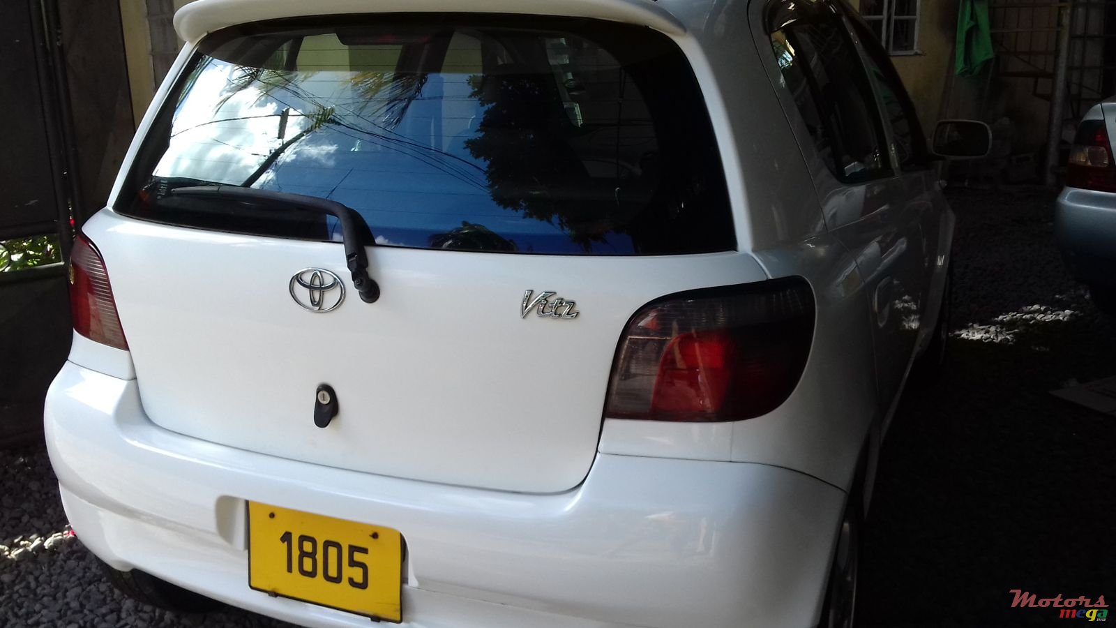 1999' Toyota Vitz photo #2