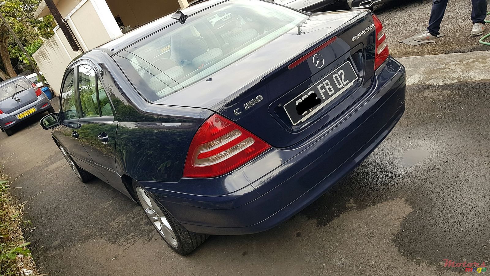 2002' Mercedes-Benz C200 photo #2