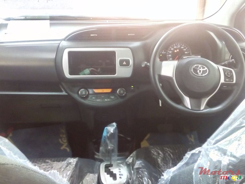 2014' Toyota Vitz jewela photo #4