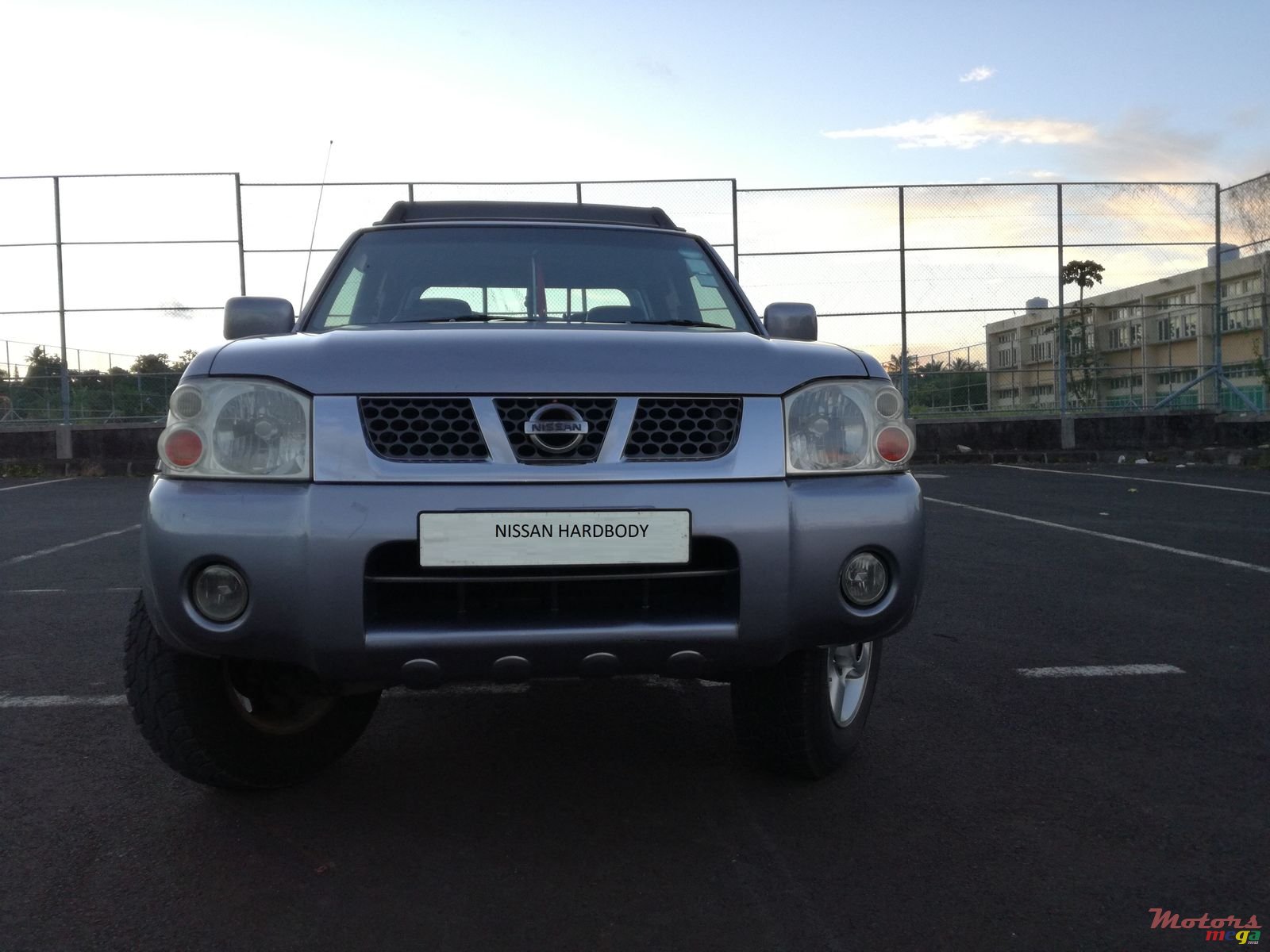 2004' Nissan Hardbody photo #3