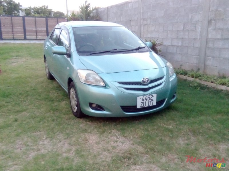 2007' Toyota Belta photo #1