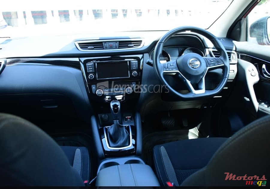 2020' Nissan Qashqai Acenta photo #1