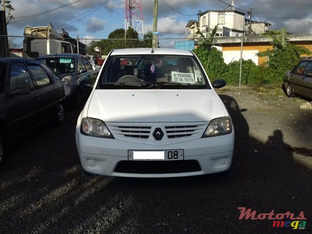 2008' Renault Logan photo #2